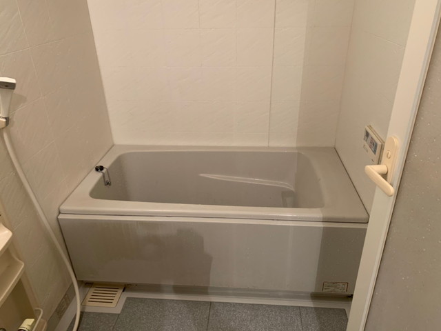 汚れにくく掃除のラクな快適バスルームに